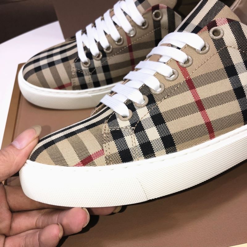 Burberry Low Shoes